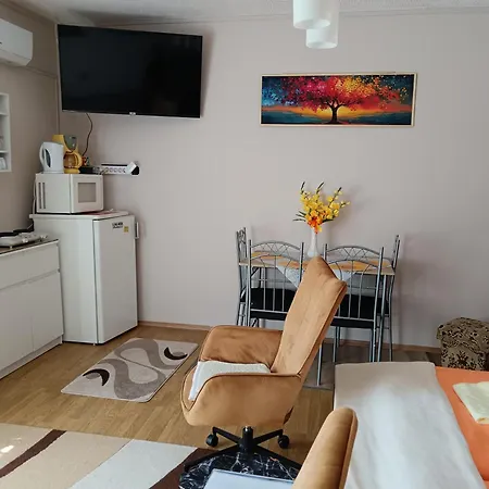Kertesz Vendeghaz Konukevi *